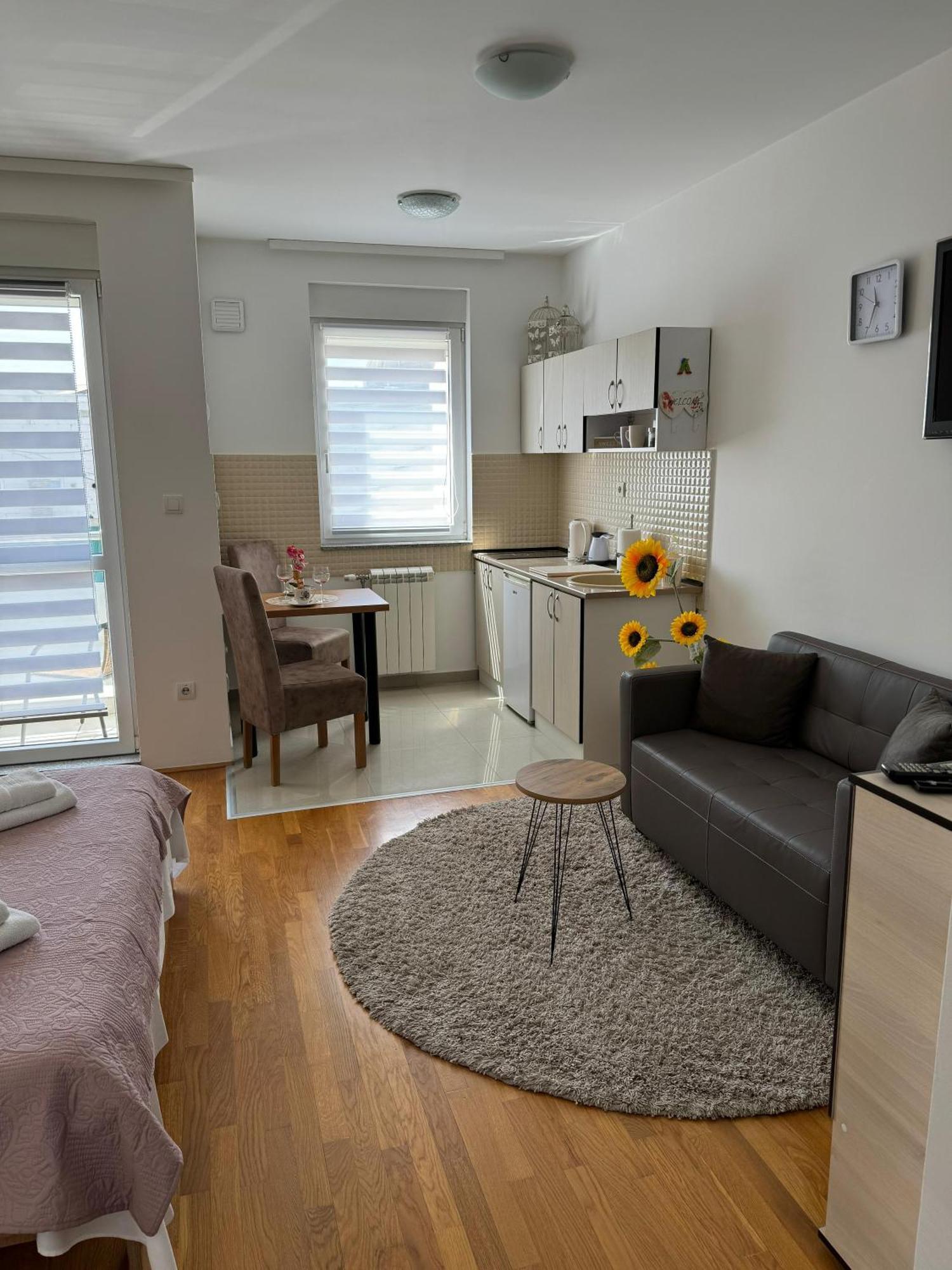 Angellina Apartmani Сремска-Митровица Экстерьер фото